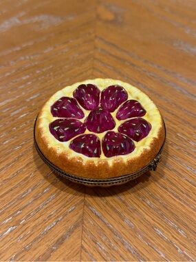 Limoges Hand-Painted Strawberry Tart Pie Trinket Box RARE